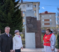 Стела Герою Советского Союза. Одна из 14 стел на Аллее героев, г. Тобольск, 2020-2025 гг.